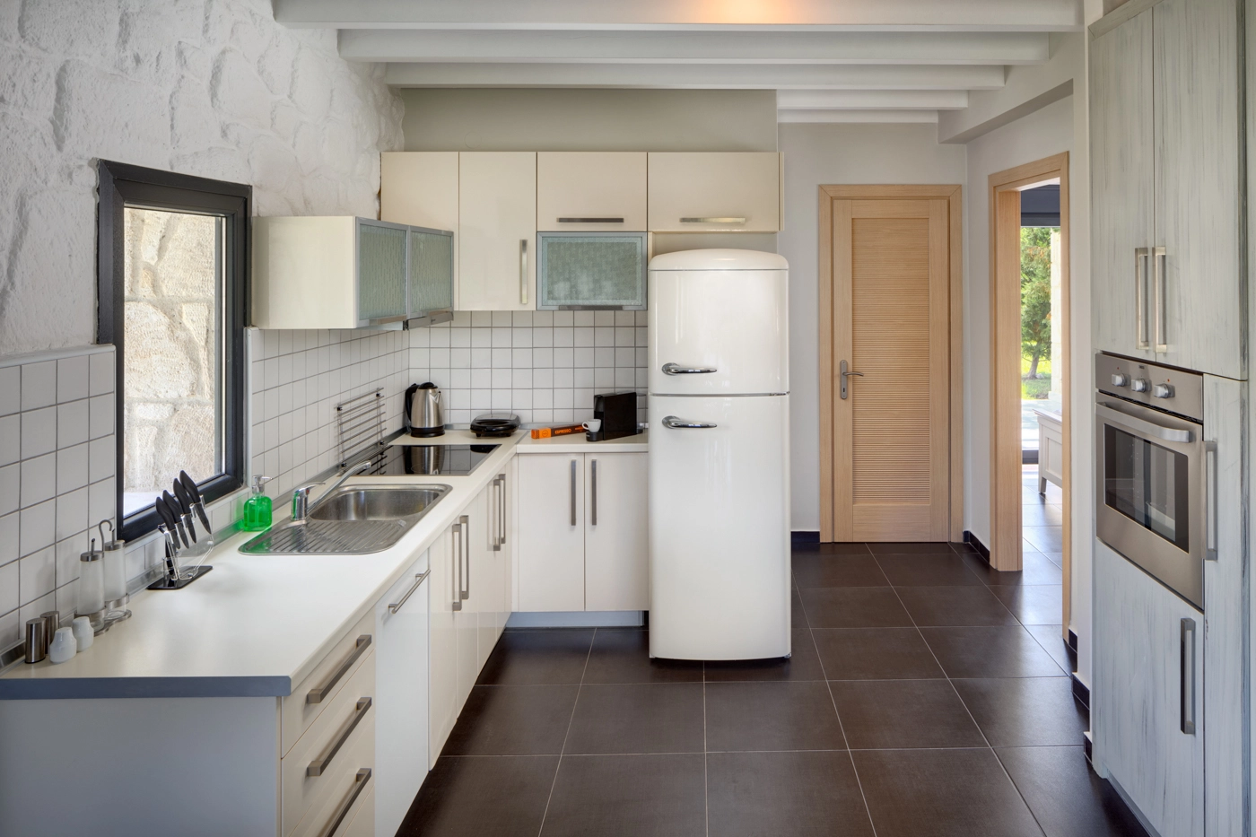 Tiara Holidays - Pohoda Villas Resort - kitchen